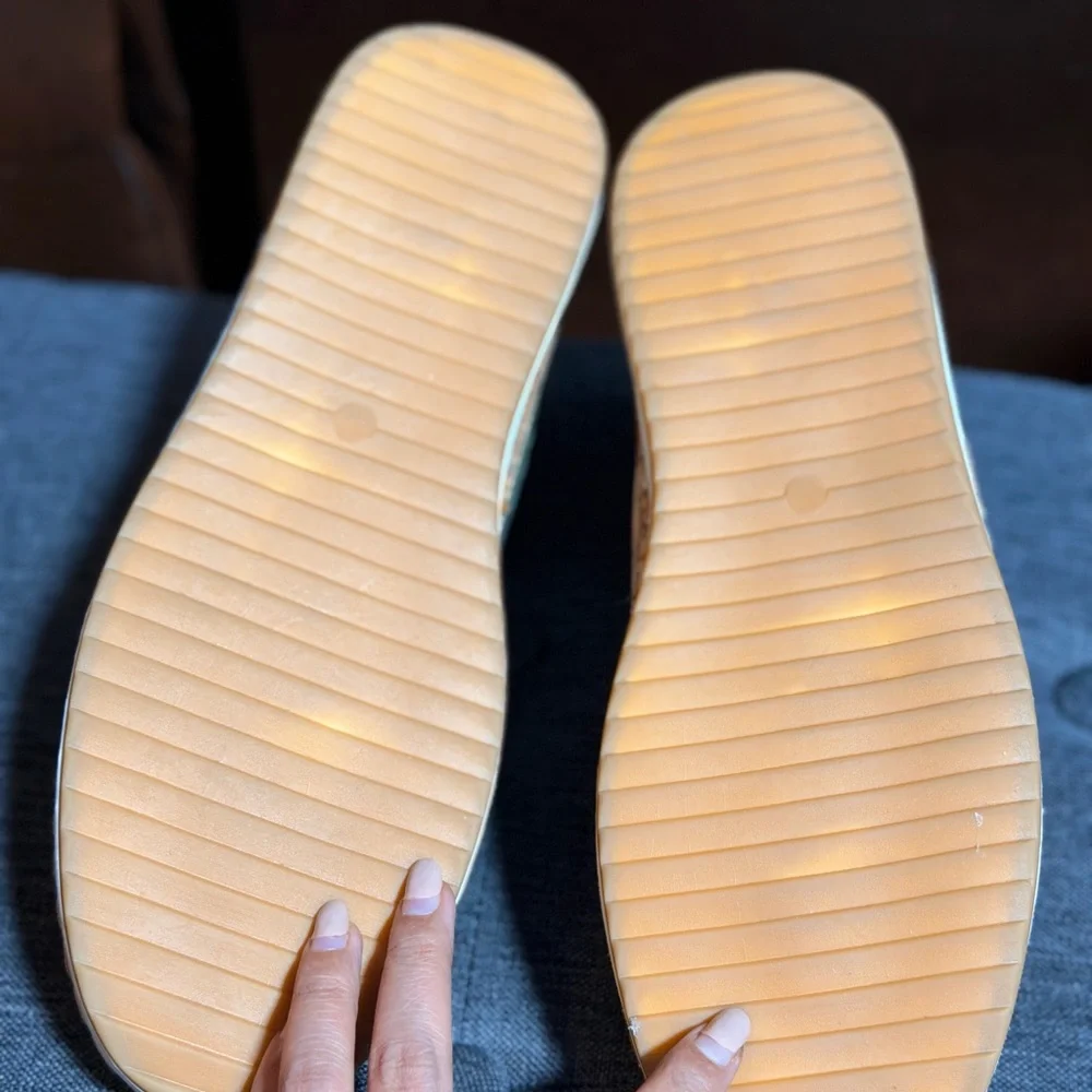 Men's Olive Green Slip-On Casual Shoes - Picture 5 of 6